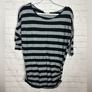 One Clothing Womens‎ Top Gray Striped 1/2 Sleeve side rousching Knit shirt sz S